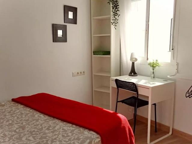 2 bedroom apartment for rent in Grupo Renfe Policlínico, Seville
