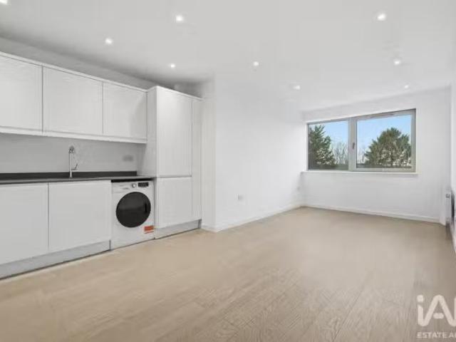 2 bedroom apartment for rent in Hubert Road, Brentwood, CM14