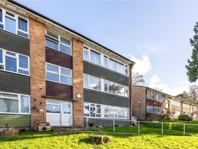 2 bedroom apartment for rent in Harestone Hill, Caterham, Surr.