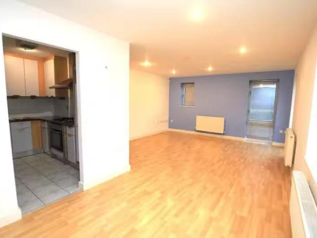 2 bedroom apartment for rent in Hopkinson Court, New Crane Str.