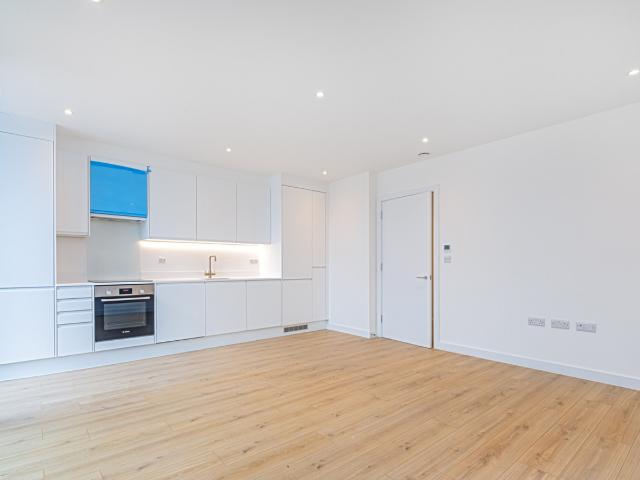 2 bedroom apartment for rent in Inglis Road, London, W5