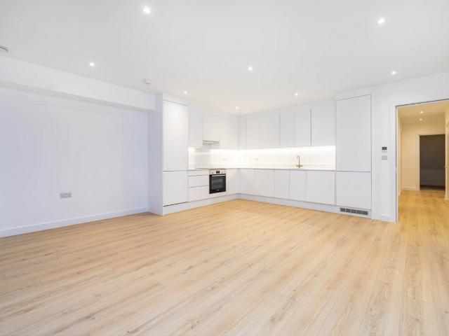 2 bedroom apartment for rent in Inglis Road, London, W5