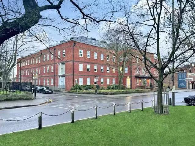 2 bedroom apartment for rent in Ingrave House, 8 Ingrave Road.