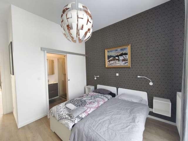 2 bedroom apartment for rent in Kuregem Bara, Brussels