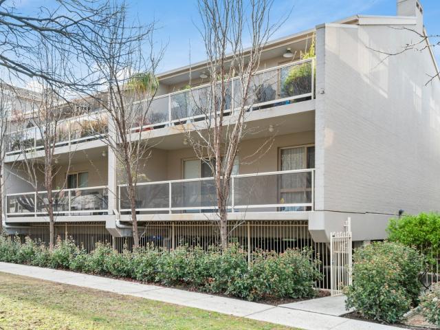 2 Bedroom Apartment for Rent in Kingston