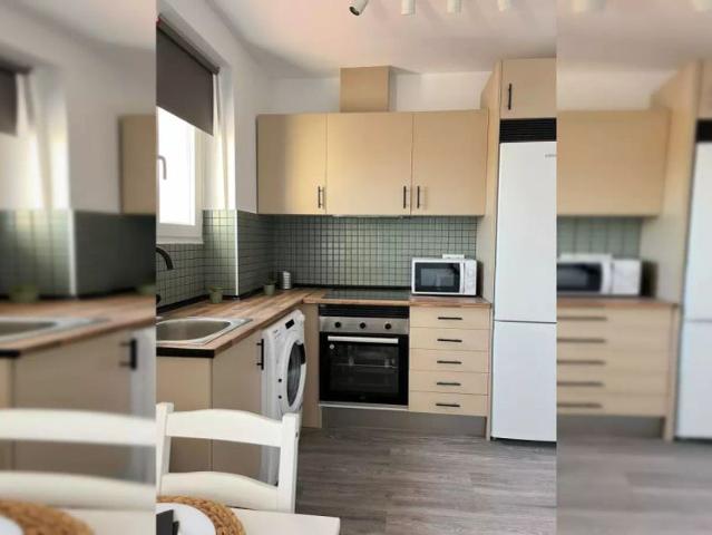 2 bedroom apartment for rent in Lucero, Madrid