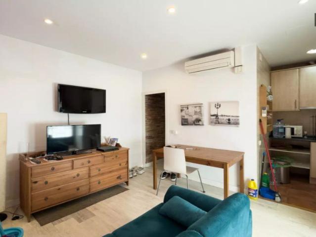 2 bedroom apartment for rent in La Barceloneta, bills included