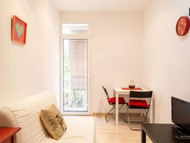 2 bedroom apartment for rent in La Torrassa, perfect for professionals, couples, or students