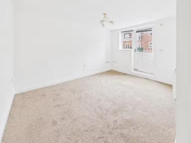 2 bedroom apartment for rent in Larch Close, Nuneaton, CV10