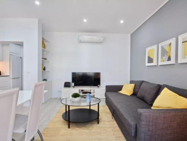 2 bedroom apartment for rent in Lisbon, bills included