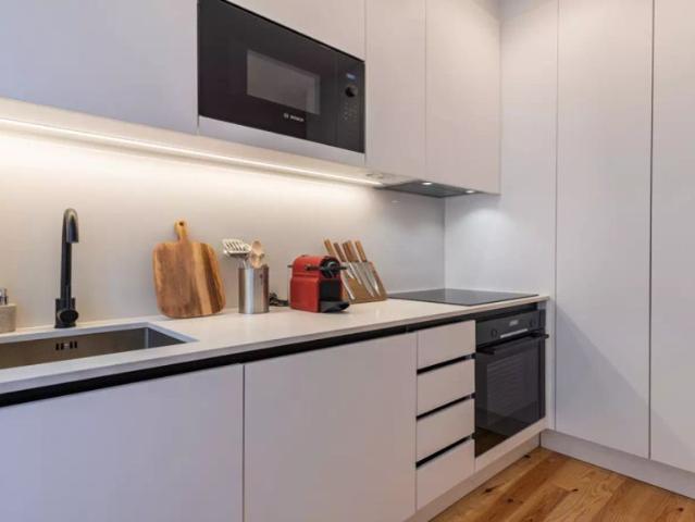 2 bedroom apartment for rent in Lisbon, bills included