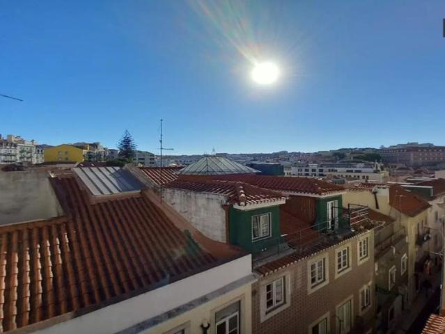 2 bedroom apartment for rent in Lisbon, bills included