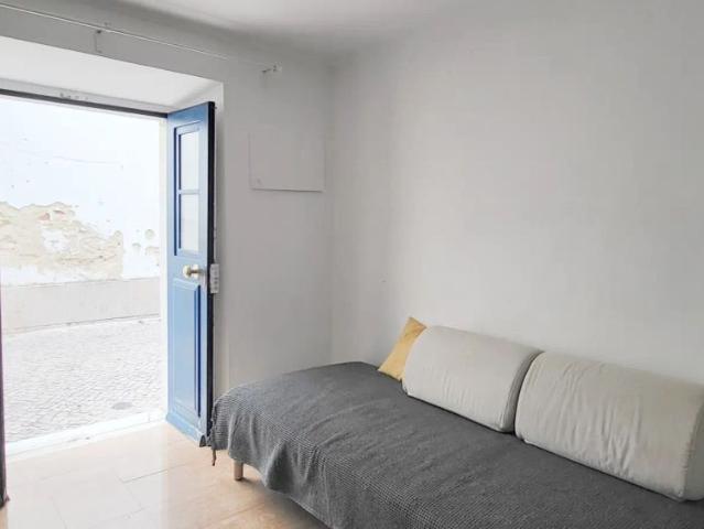 2 bedroom apartment for rent in Lisbon, bills included