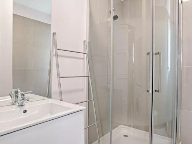 2 bedroom apartment for rent in Lisbon, bills included