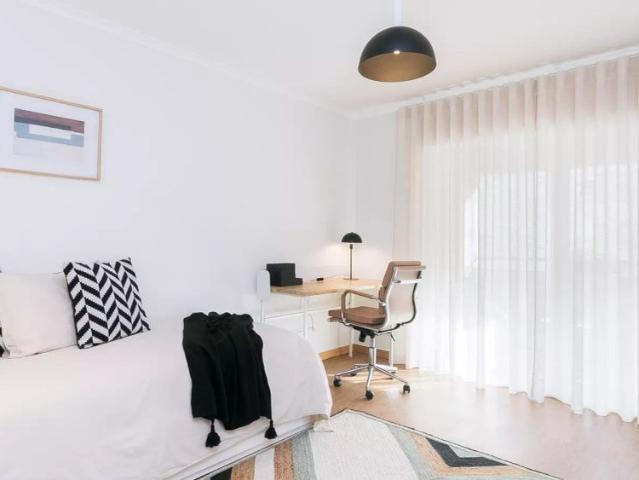 2 bedroom apartment for rent in Lisbon, bills included