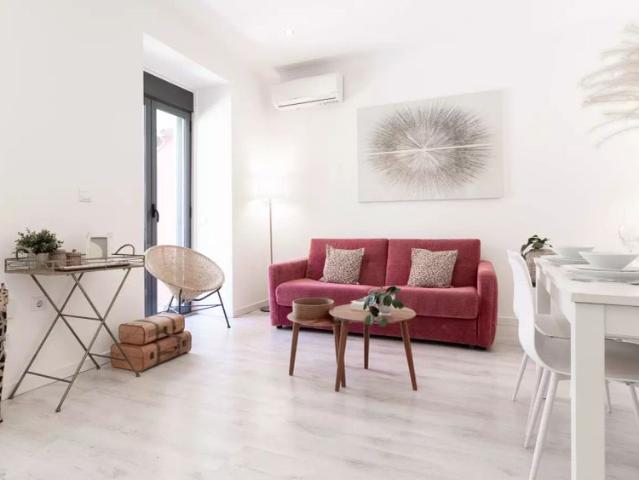 2 bedroom apartment for rent in Lisbon, perfect for professionals and families