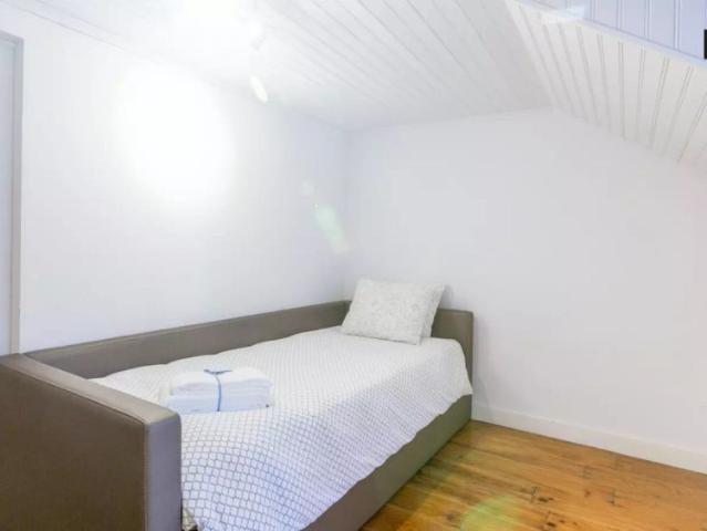 2 bedroom apartment for rent in Lisbon, perfect for professionals and students