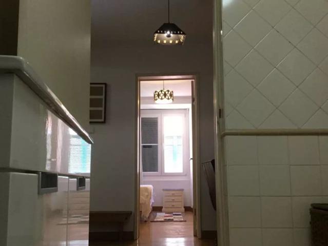 2 bedroom apartment for rent in Lisbon, some bills included