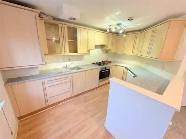 2 bedroom apartment for rent in Little Hill Crescent, Halesow.