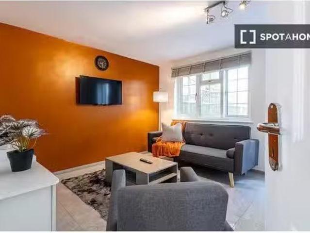 2 bedroom apartment for rent in Livesey, London