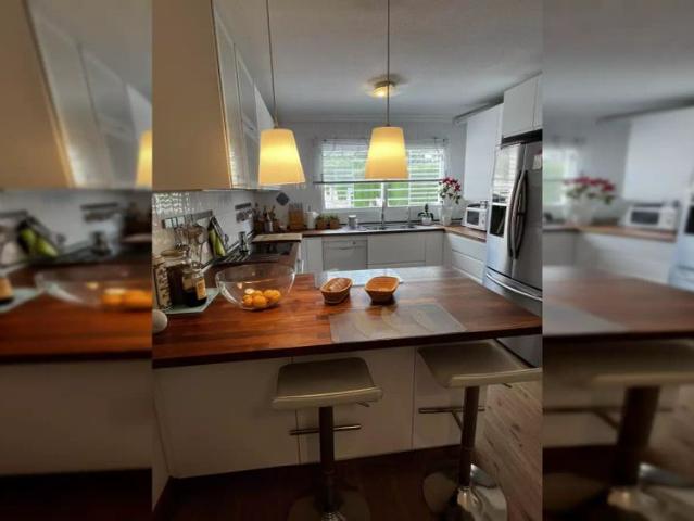 2 bedroom apartment for rent in Lloma Badada, Alicante, all bills included, perfect for women