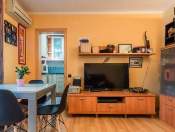 2 bedroom apartment for rent in Publilla Cases, suitable for couples