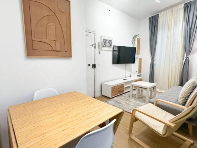 2 bedroom apartment for rent in Palacio
