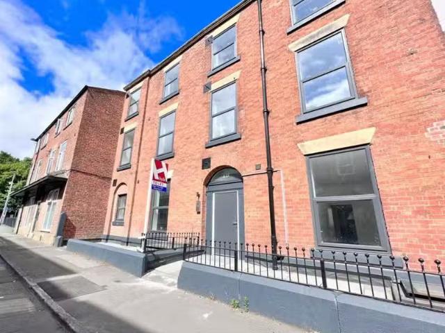 2 bedroom apartment for rent in Parsons Lane, Bury, BL9