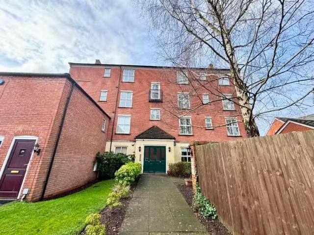 2 bedroom apartment for rent in partens Heath Road, B90