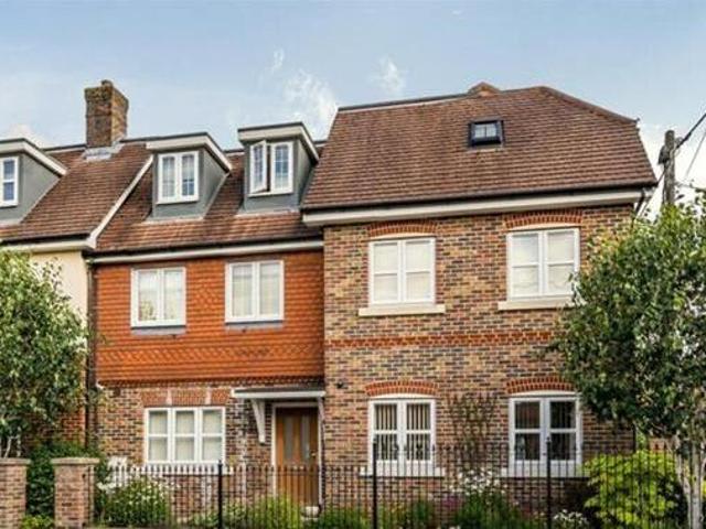 2 Bedroom Apartment For Rent In Petersfield