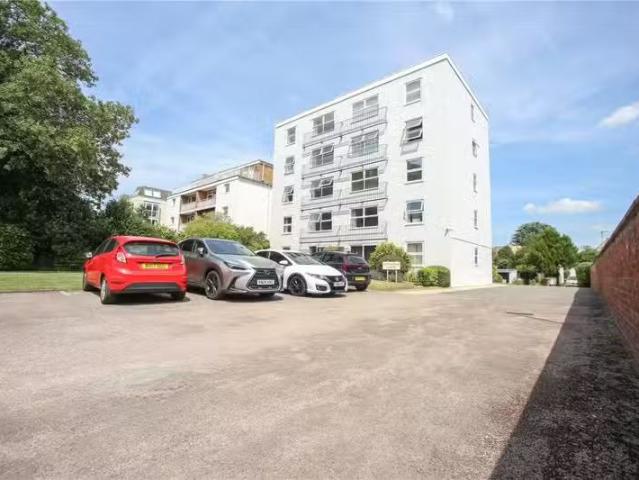 2 bedroom apartment for rent in Pittville Circus Road, Chelten.