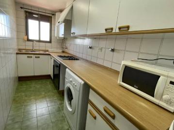 2 bedroom apartment for rent in Port Saplaya