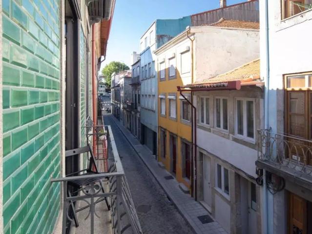 2 bedroom apartment for rent in Porto, no restrictions