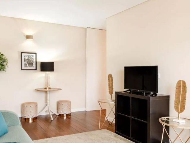 2 bedroom apartment for rent in Porto, bills included