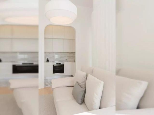 2 bedroom apartment for rent in Porto, some bills included