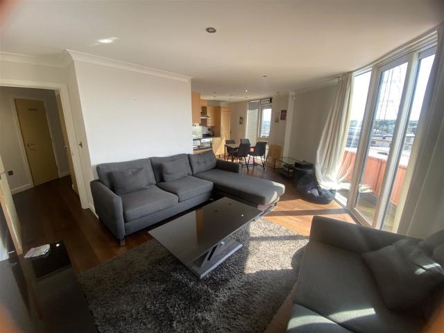 2 bedroom apartment for rent in Quayside Drive, Colchester, CO2