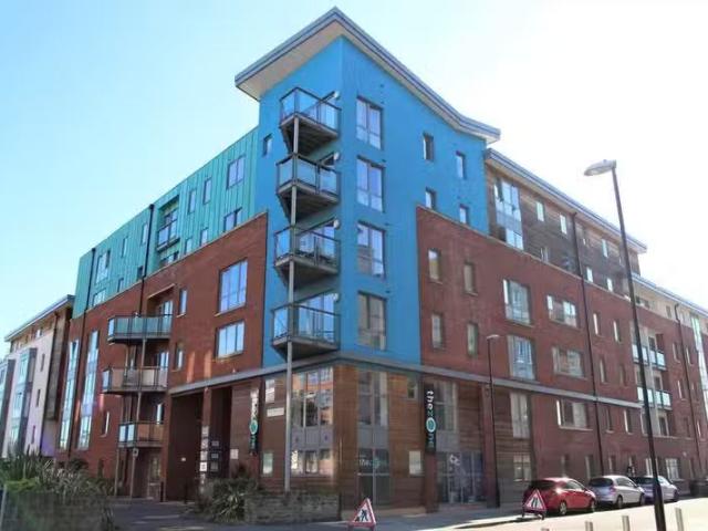 2 bedroom apartment for rent in Ratcliffe Court, Sweetman Plac.