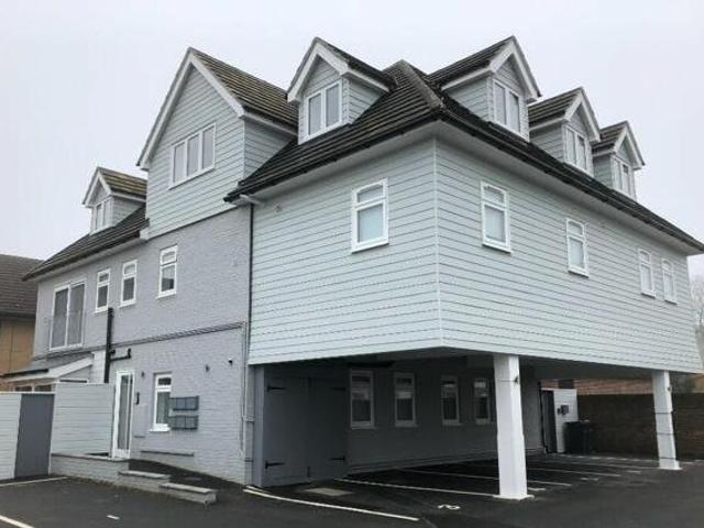 2 Bedroom Apartment For Rent In Rayleigh, Essex