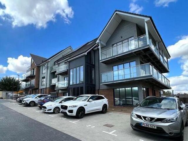 2 Bedroom Apartment For Rent In Rayleigh