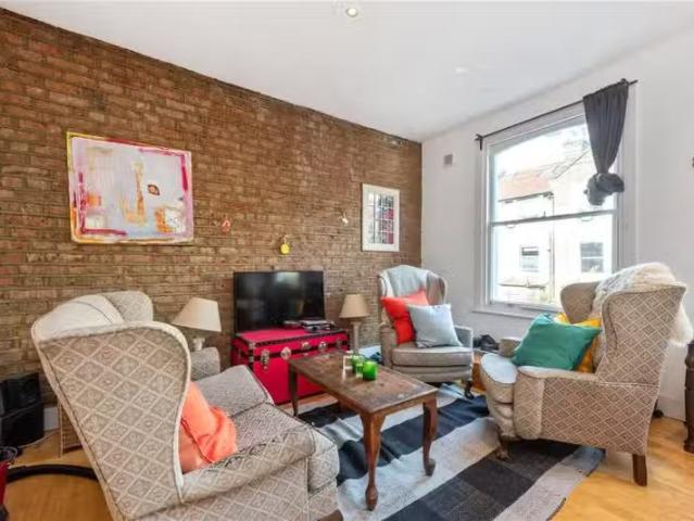 2 bedroom apartment for rent in Reighton Road, London, E5