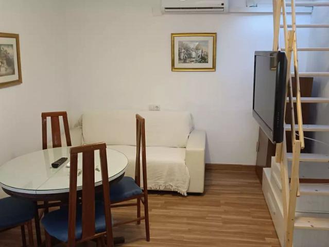 2 bedroom apartment for rent in Rochelambert, Sevilla