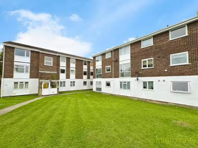2 bedroom apartment for rent in Ross Close, Saffron Walden, Es.