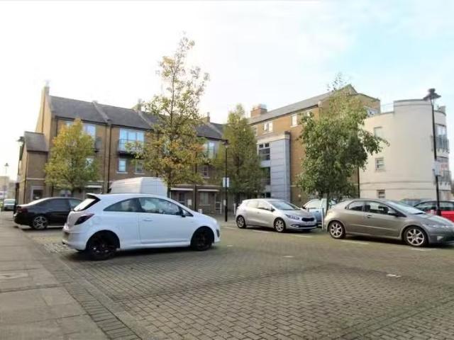 2 bedroom apartment for rent in Rotary Way, North Station, CO3