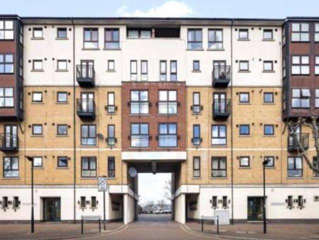 2 bedroom apartment for rent in Royal Docks, London