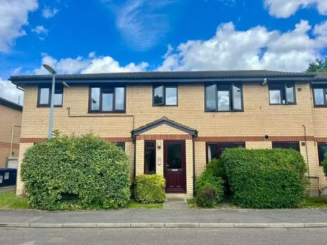 2 bedroom apartment for rent in Stanley Court, Stanley Road, C.