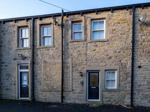 2 bedroom apartment for rent in Station Road, Barnoldswick, La.