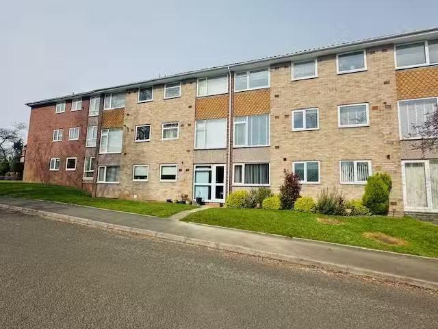 2 bedroom apartment for rent in Sutton Court, Little Sutton La.