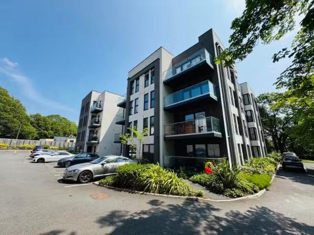 2 bedroom apartment for rent in Swallowfield Chorley New Road.