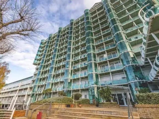 2 bedroom apartment for rent in Sydney Road, Enfield, EN2