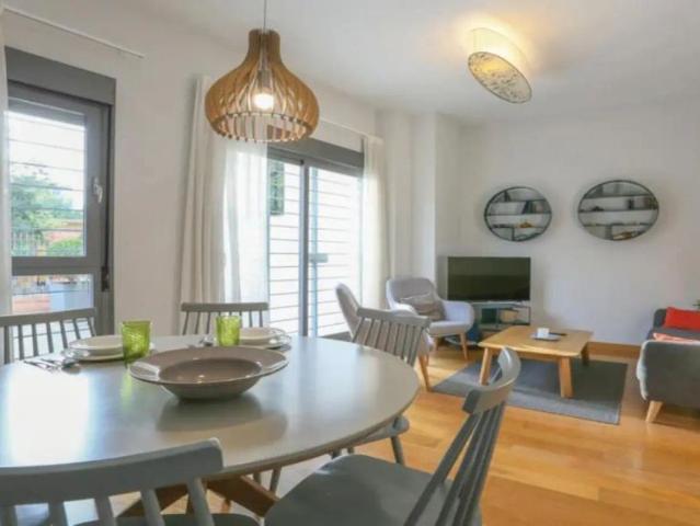 2 bedroom apartment for rent in San Lorenzo, pets and smoking allowed